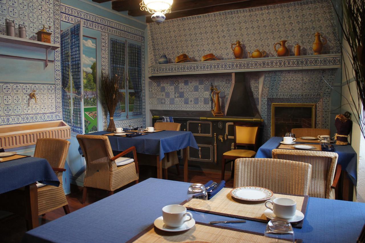 Hotel Restaurant La Goutte Noire Châteaumeillant Eksteriør billede