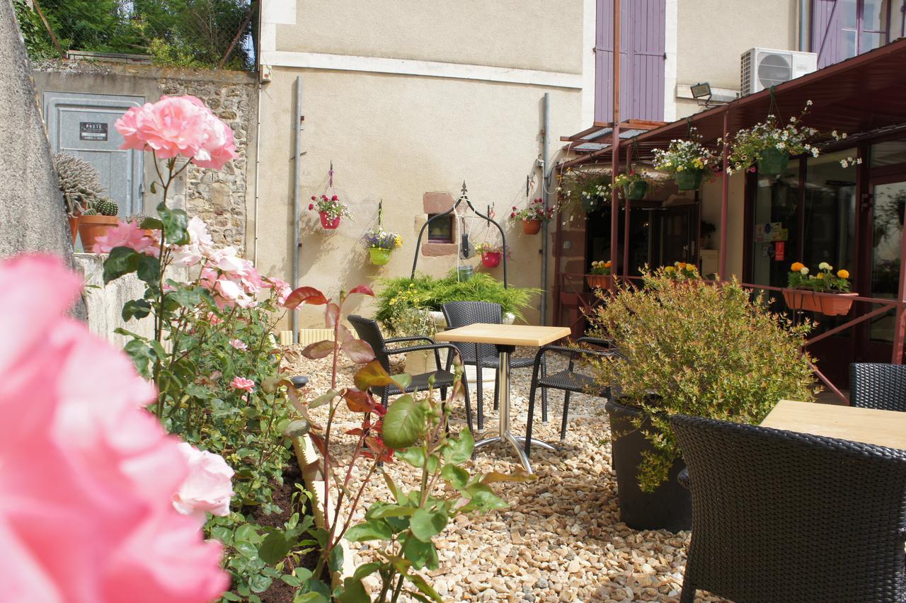 Hotel Restaurant La Goutte Noire Châteaumeillant Eksteriør billede