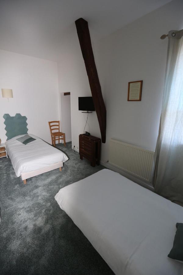 Hotel Restaurant La Goutte Noire Châteaumeillant Eksteriør billede